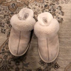 COPY - Ugg slippers size 8